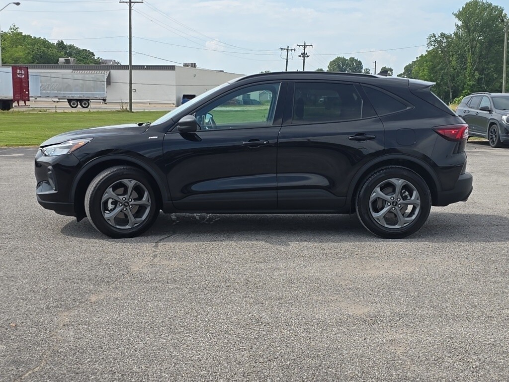 2025 Ford Escape ST-Line photo 4