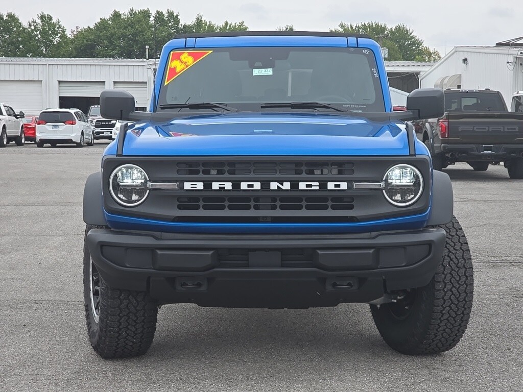 2025 Ford Bronco Base photo 2