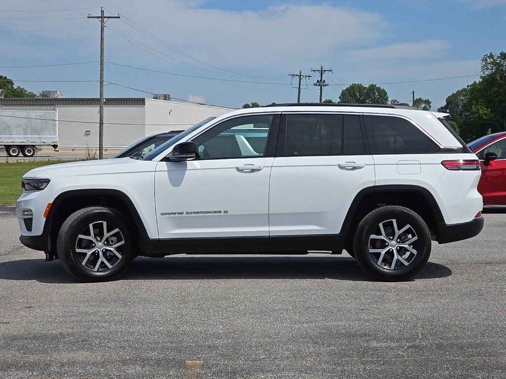 2024 Jeep Grand Cherokee Limited photo 4