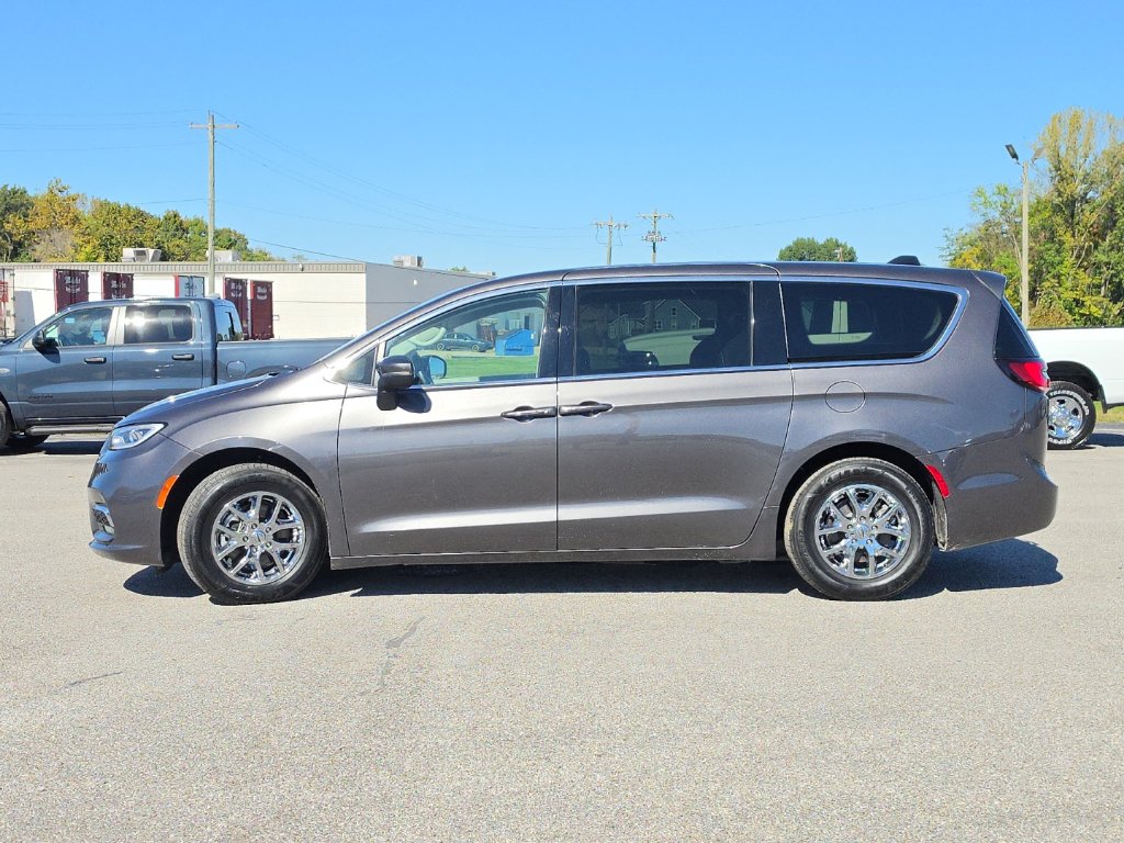 Certified 2023 Chrysler Pacifica Touring L Van Passenger Van