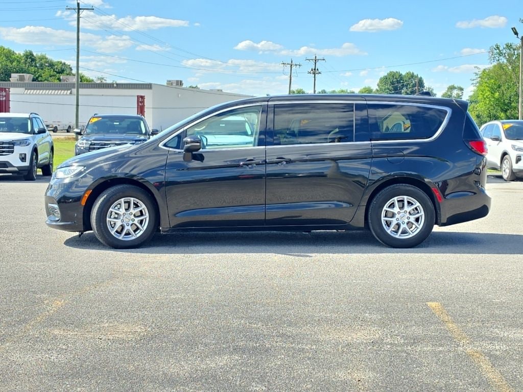 Certified 2023 Chrysler Pacifica Touring L Van Passenger Van