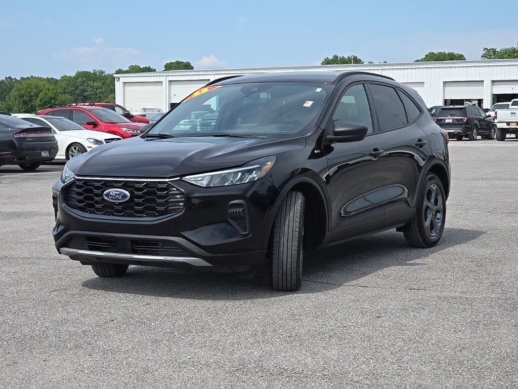 2025 Ford Escape ST-Line photo 3