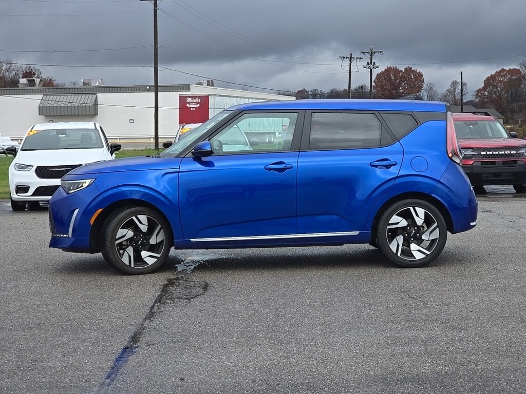 2024 Kia Soul GT-Line photo 2