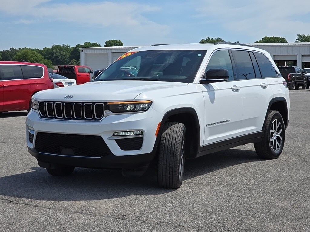 2024 Jeep Grand Cherokee Limited photo 3