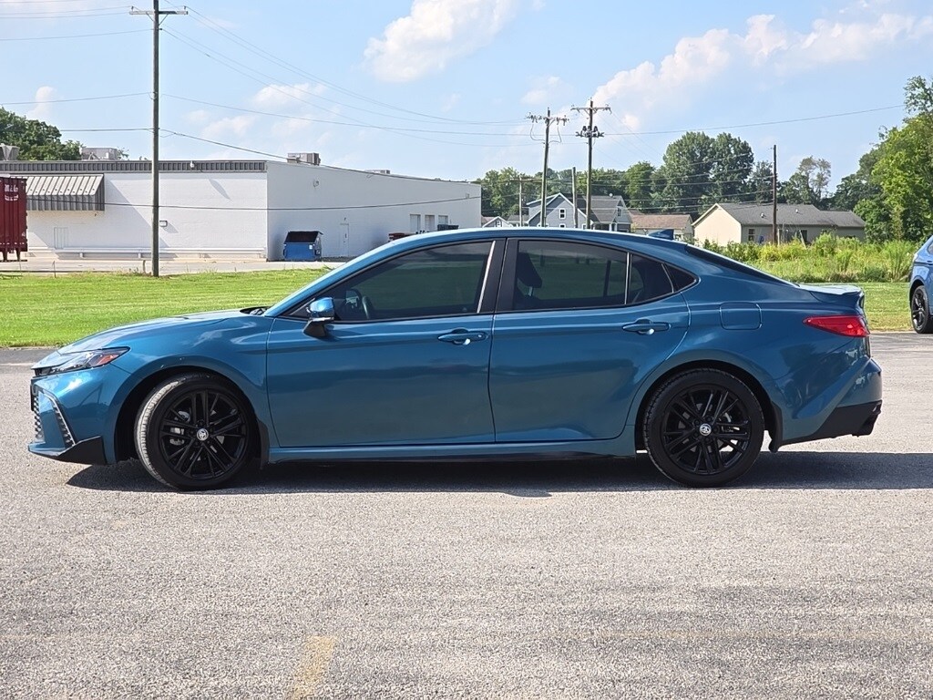 2025 Toyota Camry photo 4