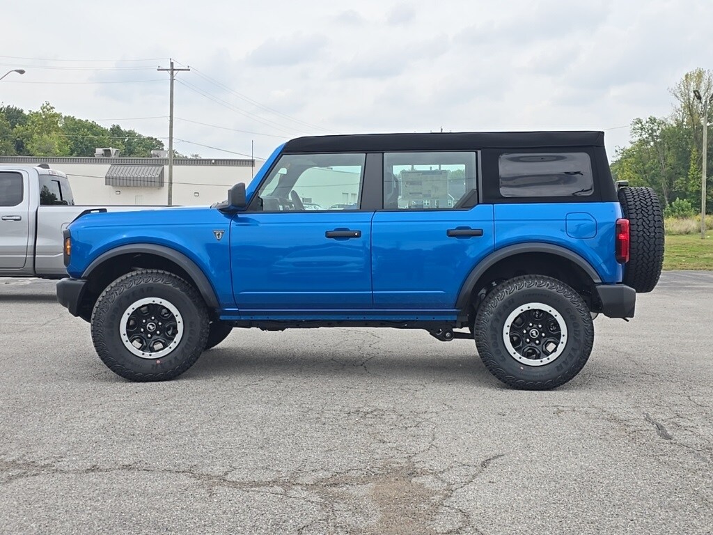 2025 Ford Bronco Base photo 4