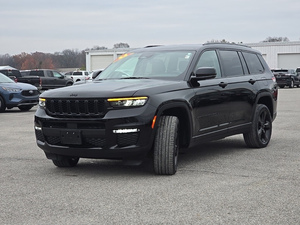 2022 Jeep Grand Cherokee Limited photo 3