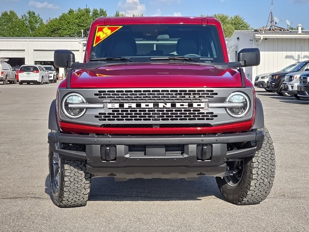 2025 Ford Bronco Badlands photo 2