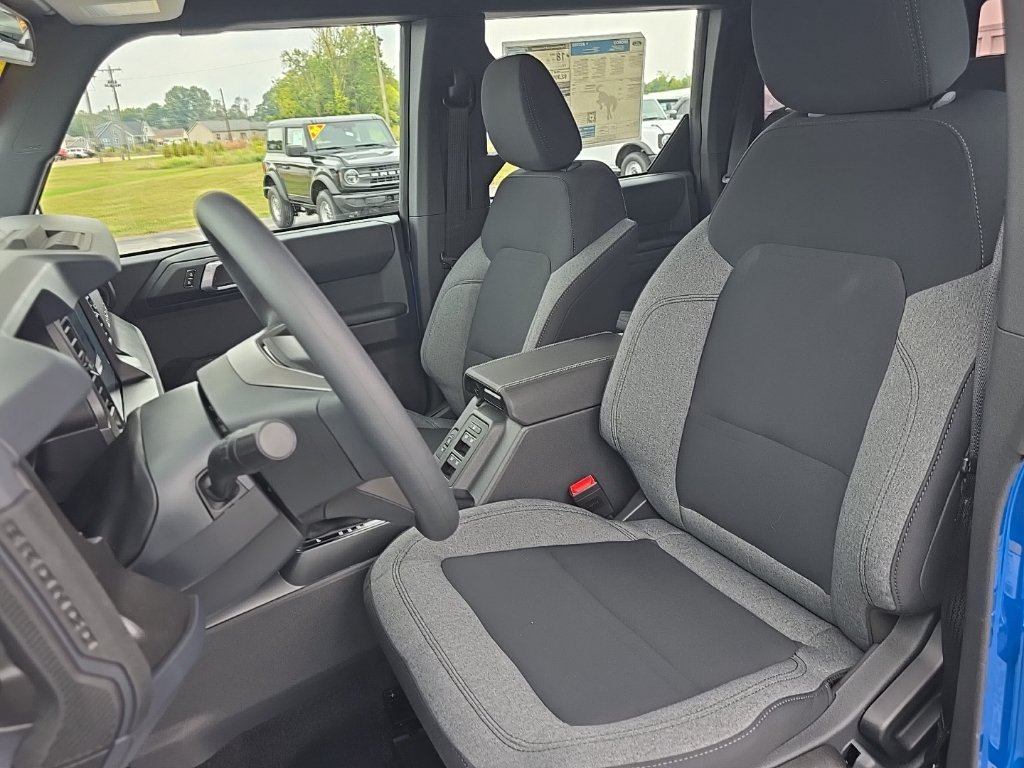 2025 Ford Bronco 4-Door Base - Photo 16