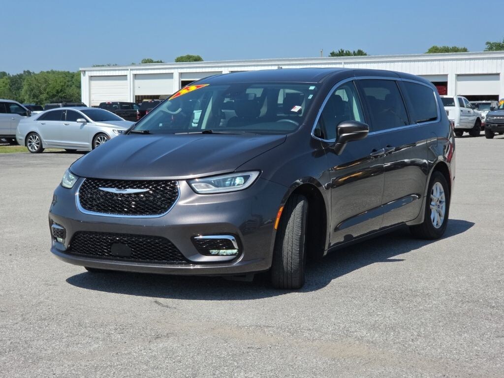 Certified 2023 Chrysler Pacifica Touring L Van Passenger Van
