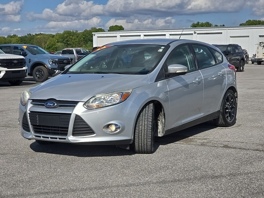 2014 Ford Focus SE photo 2