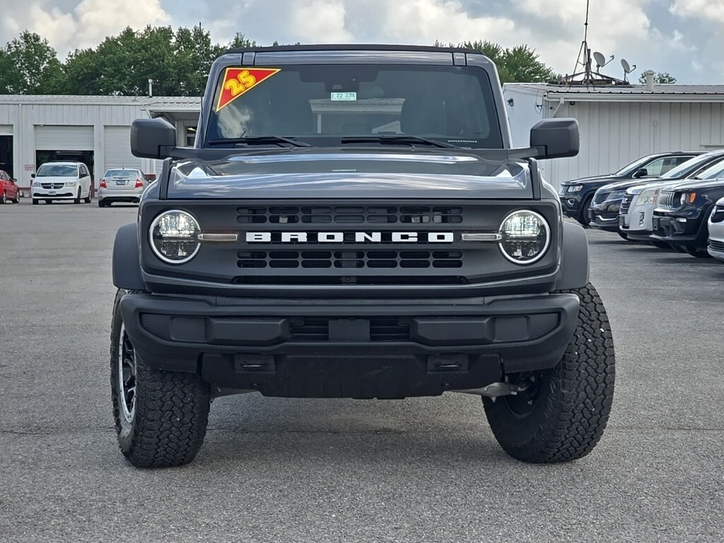 2025 Ford Bronco Base photo 2
