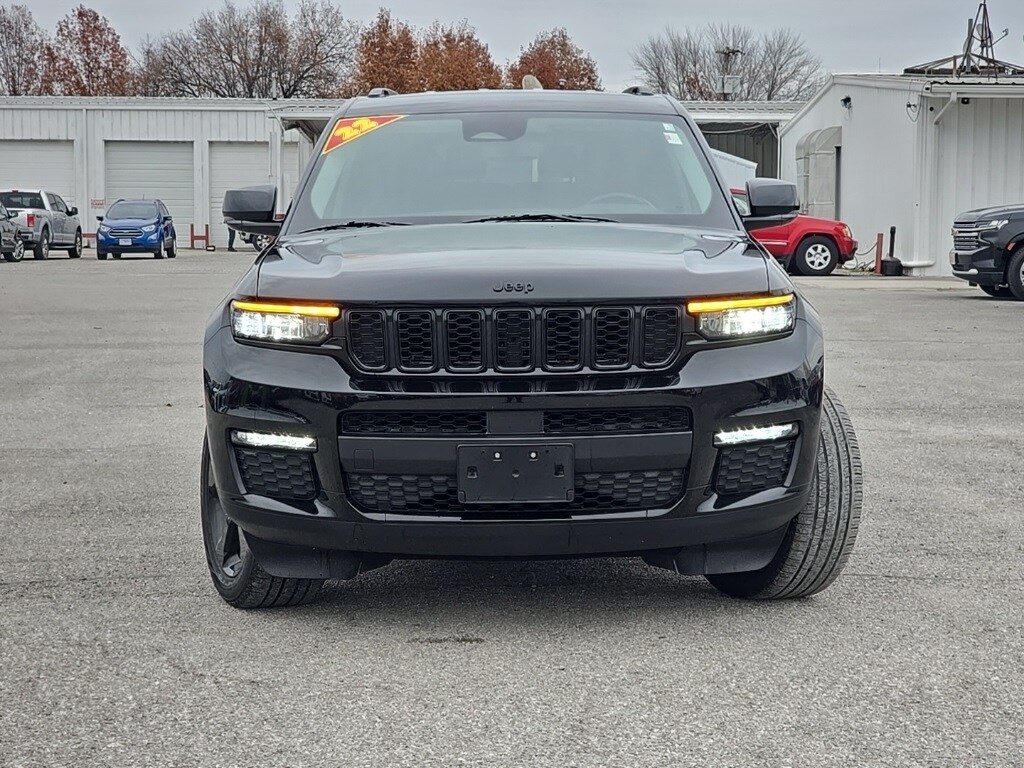 2022 Jeep Grand Cherokee Limited photo 2
