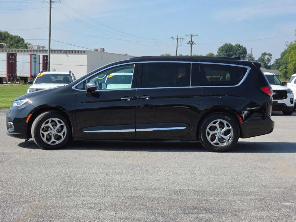Certified 2023 Chrysler Pacifica Limited Van Passenger Van