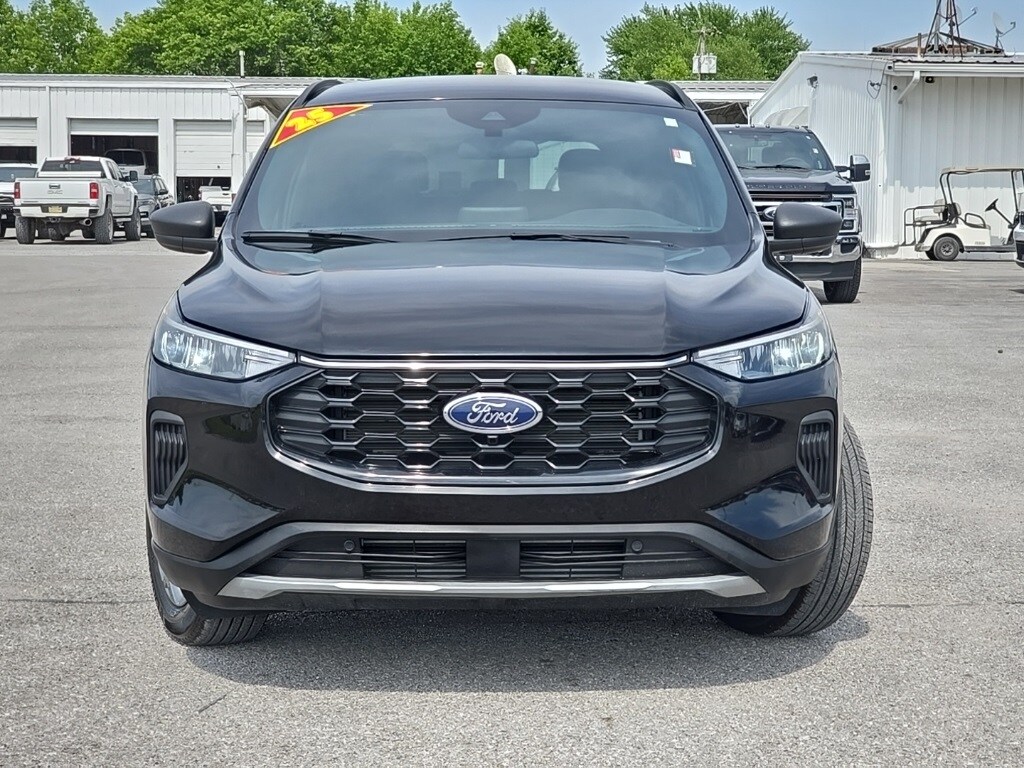 2025 Ford Escape ST-Line photo 2