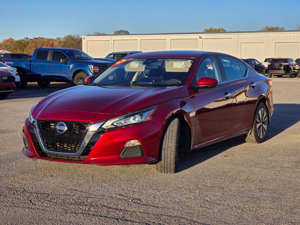 Used 2022 Nissan Altima 2.5 SV Sedan