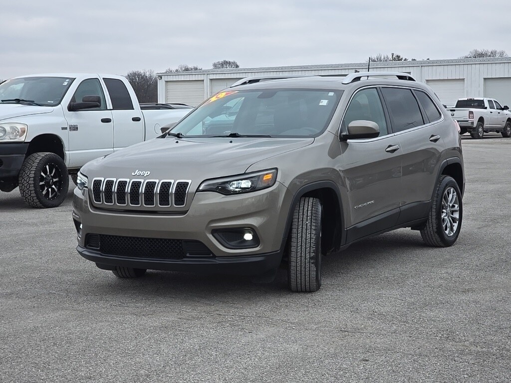 Used 2019 Jeep Cherokee Latitude Plus FWD SUV