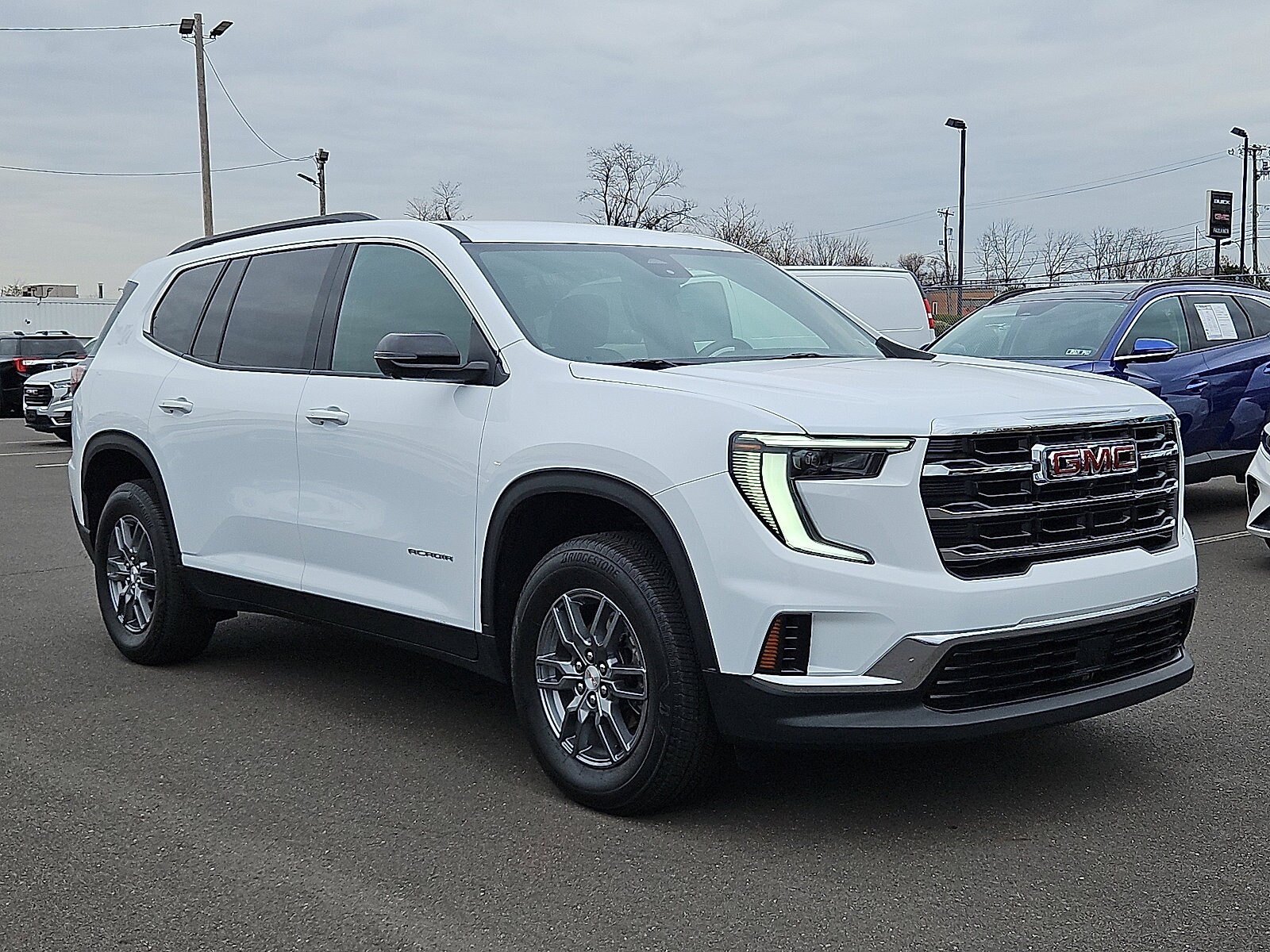 2025 GMC Acadia Elevation's photo