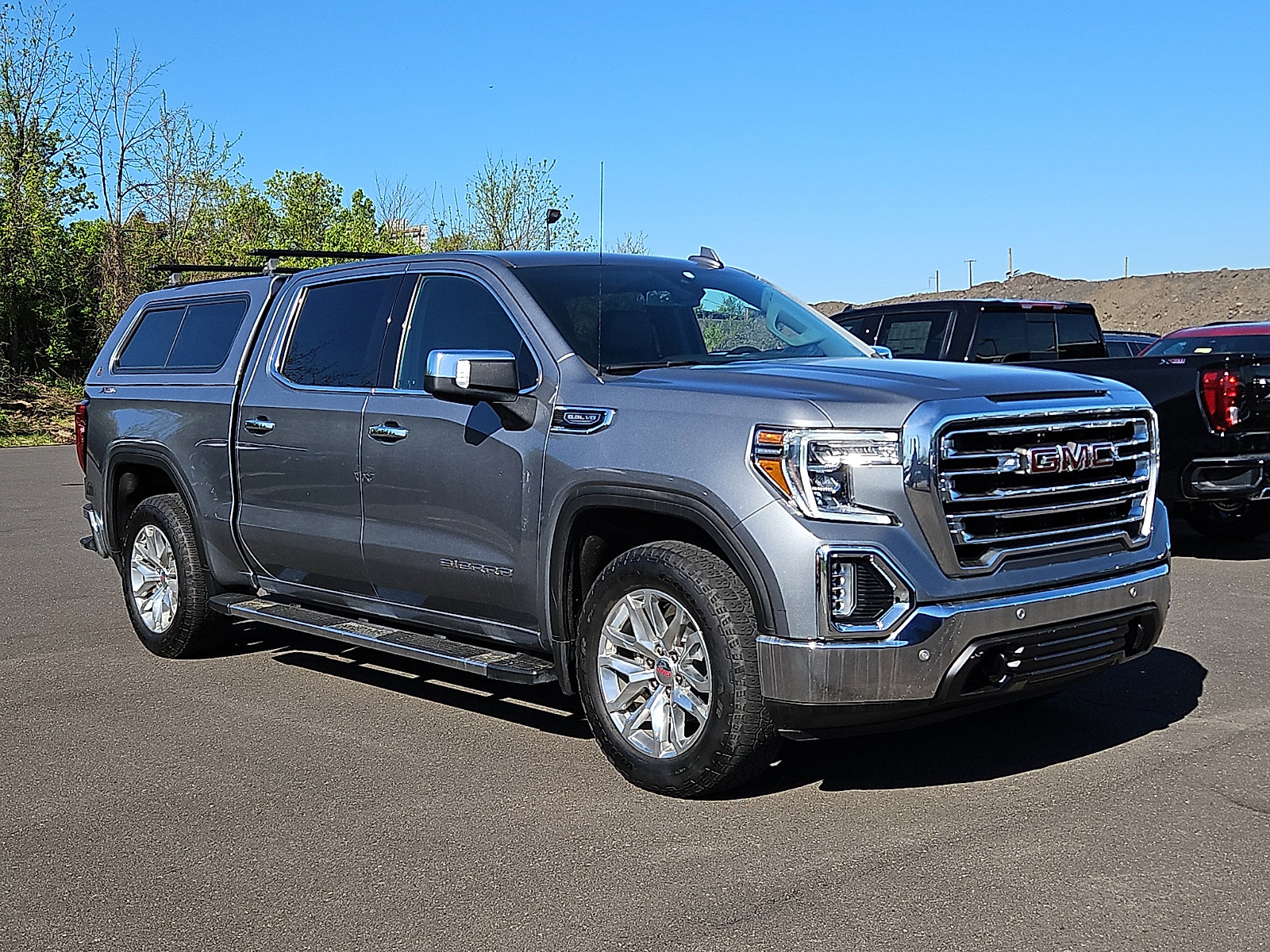 2022 GMC Sierra 4WD Crew Cab Short Box SLT's photo