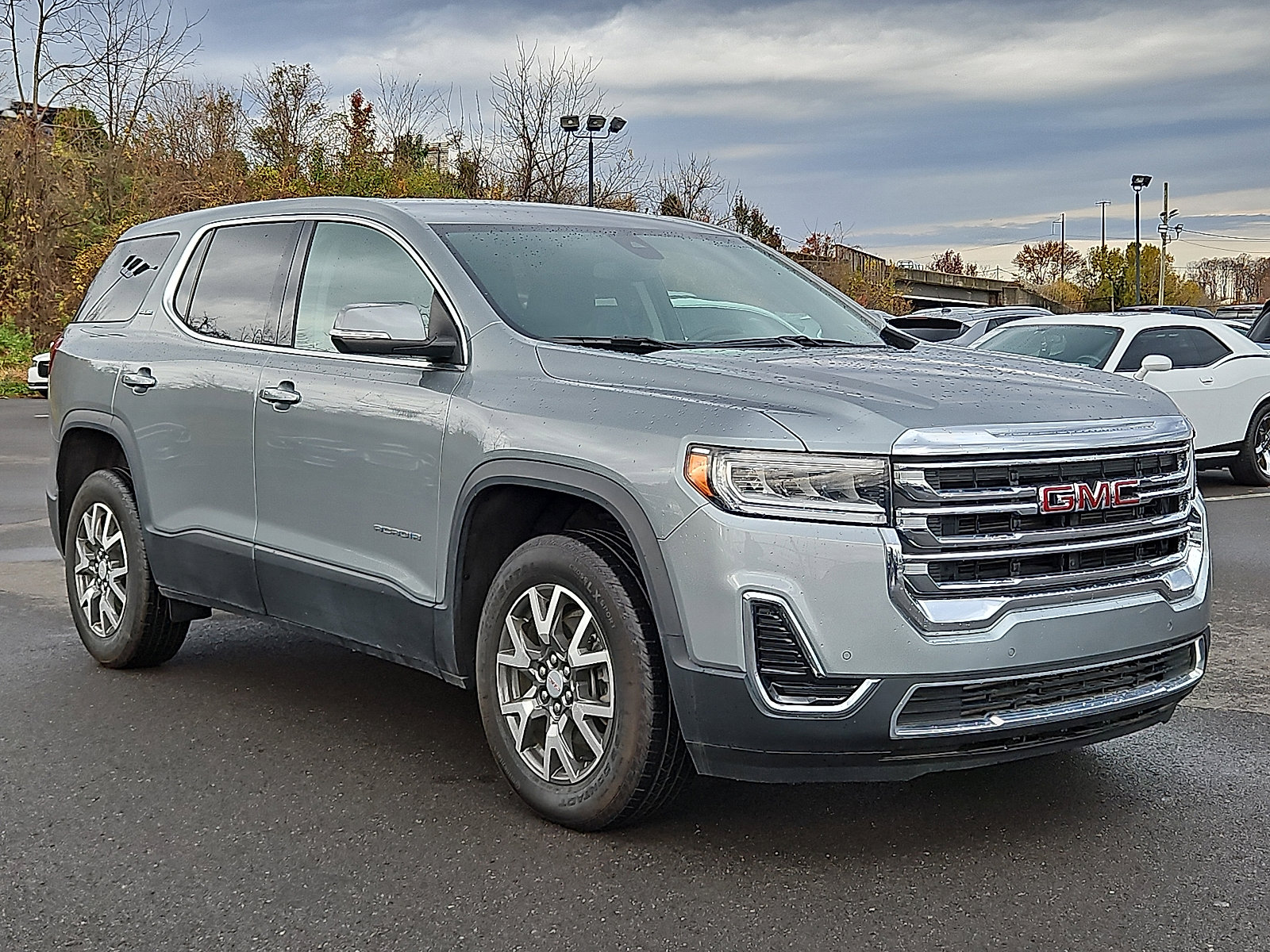 2023 GMC Acadia SLE's photo