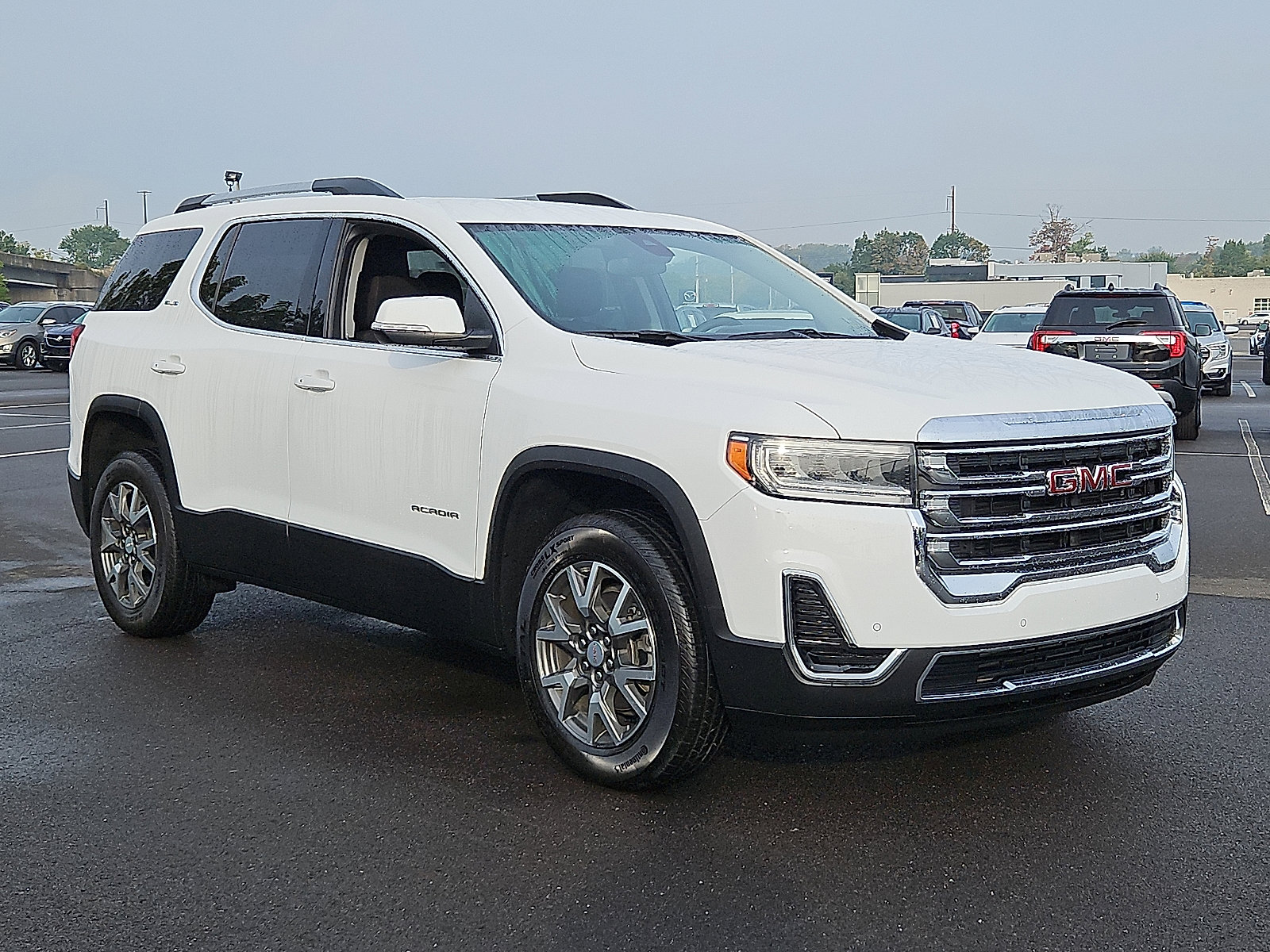 2023 GMC Acadia SLE's photo