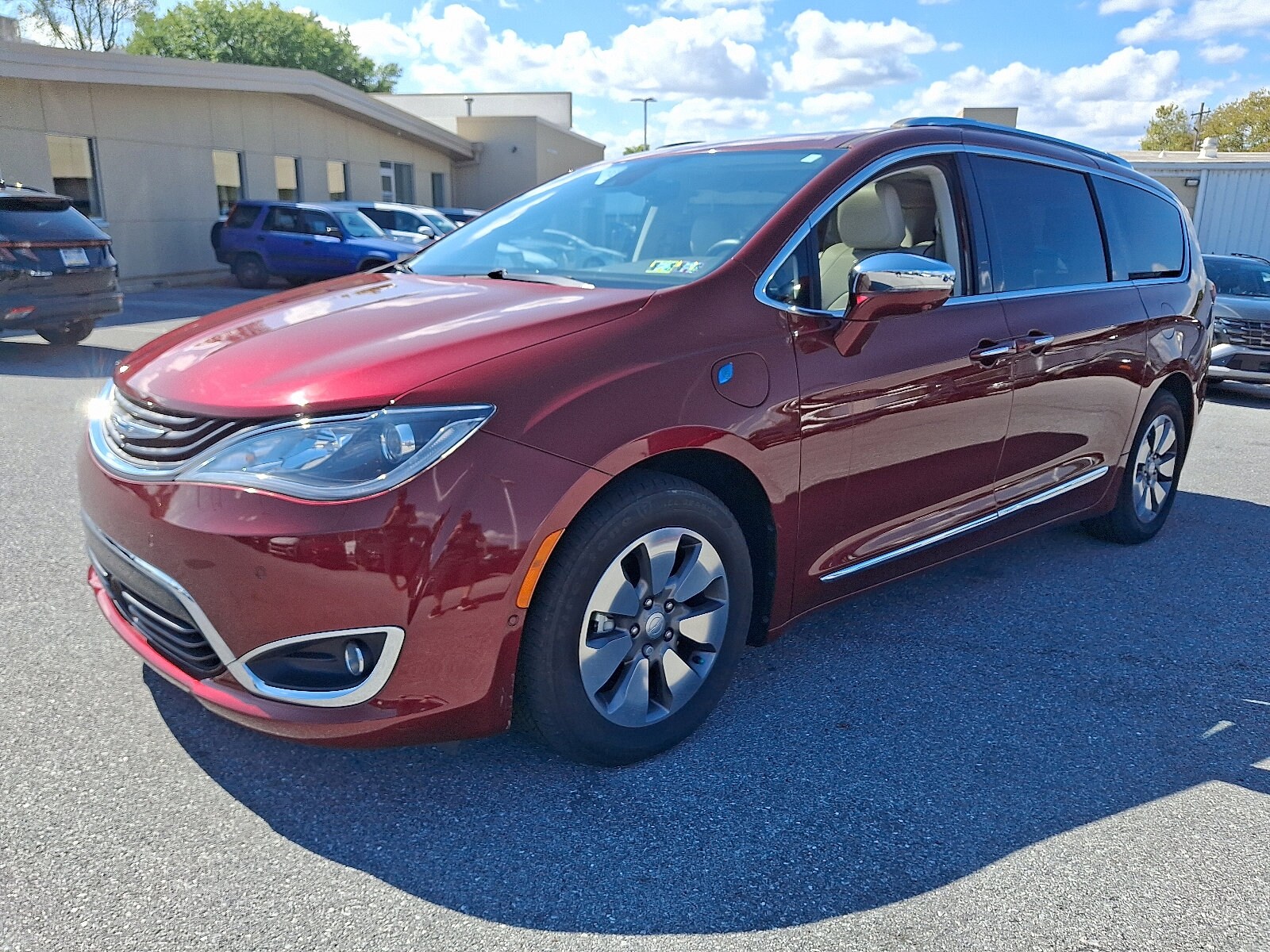 2018 Chrysler Pacifica Hybrid Limited photo 3