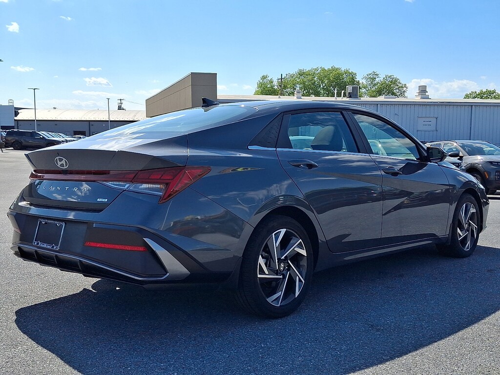 Certified 2025 Hyundai Elantra Hybrid Limited Limited DCT