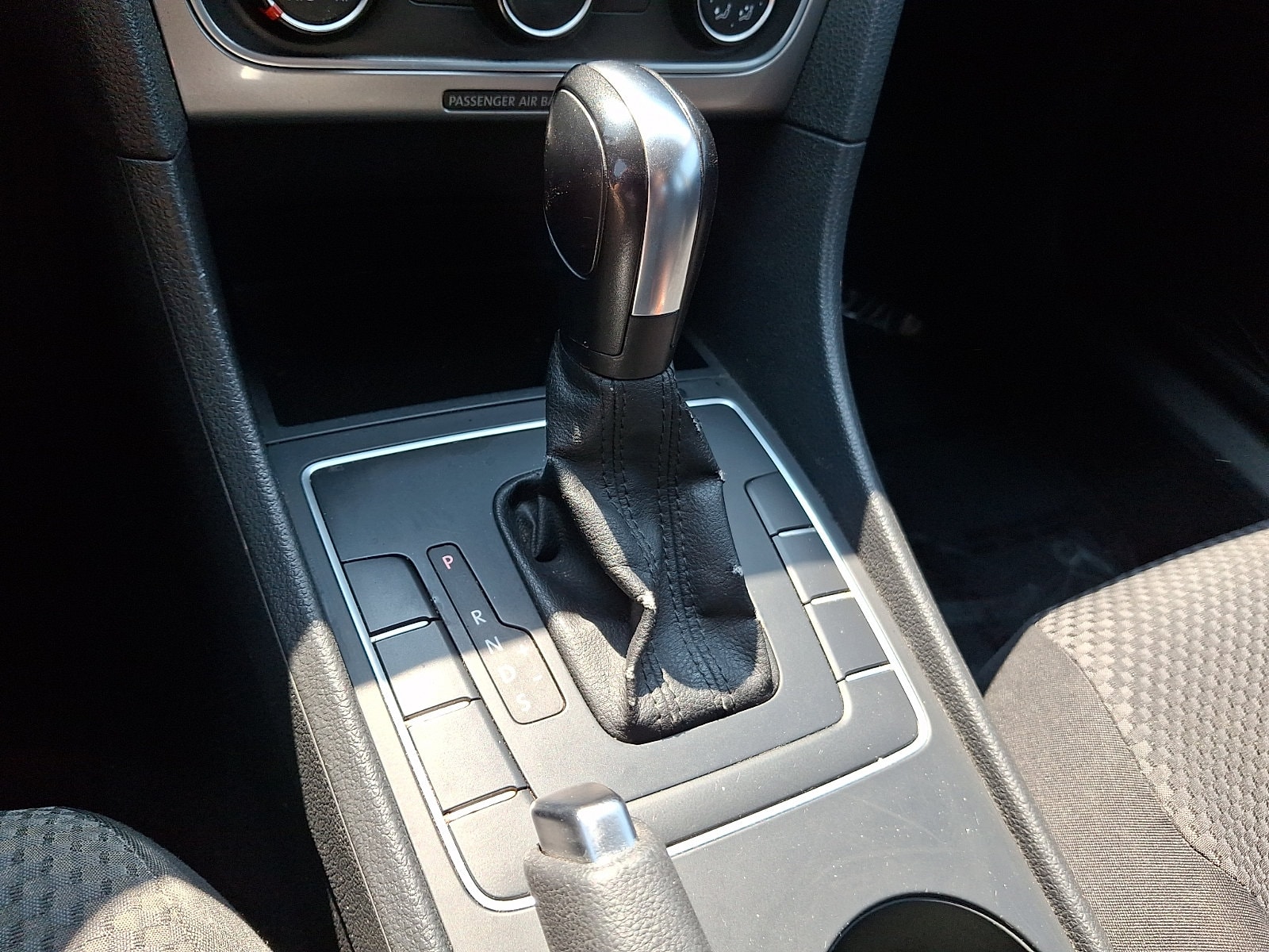 2014 Volkswagen Passat S - Photo 13