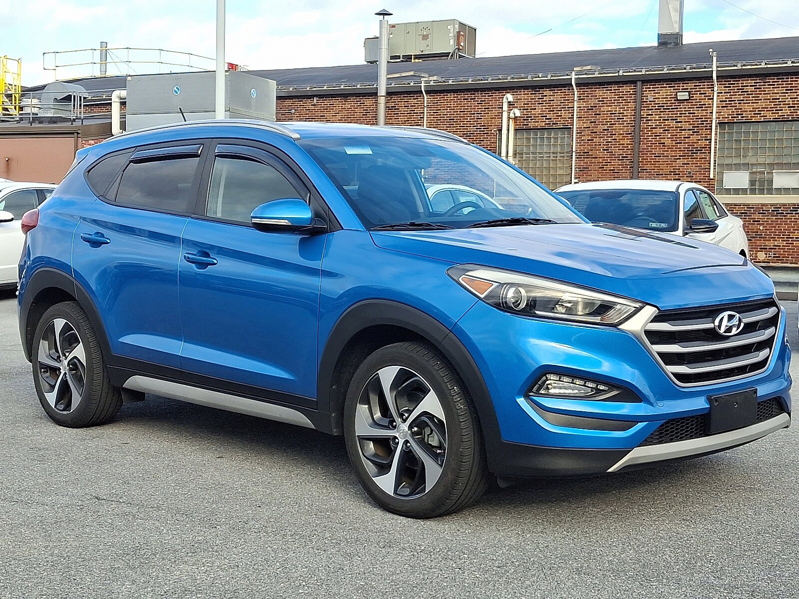 2017 Hyundai Tucson Sport photo 2