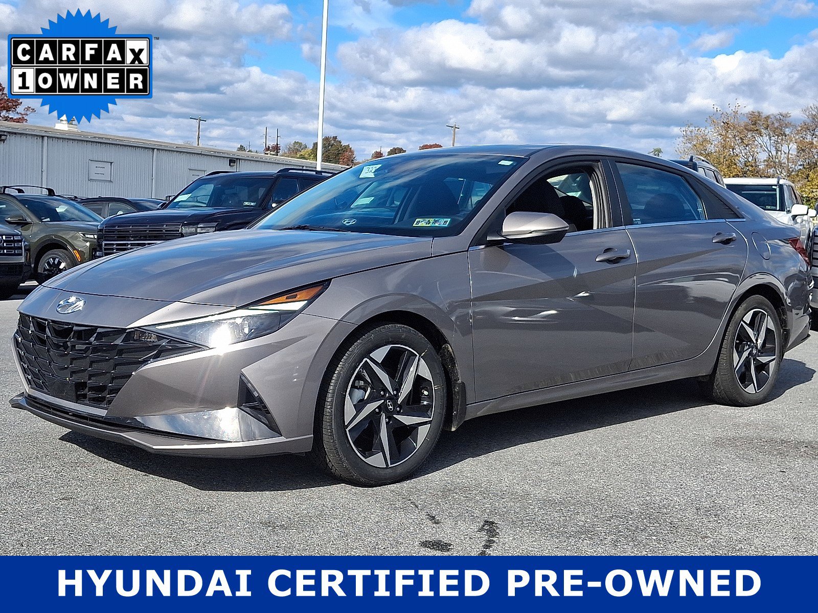 2022 Hyundai Elantra SEL's photo