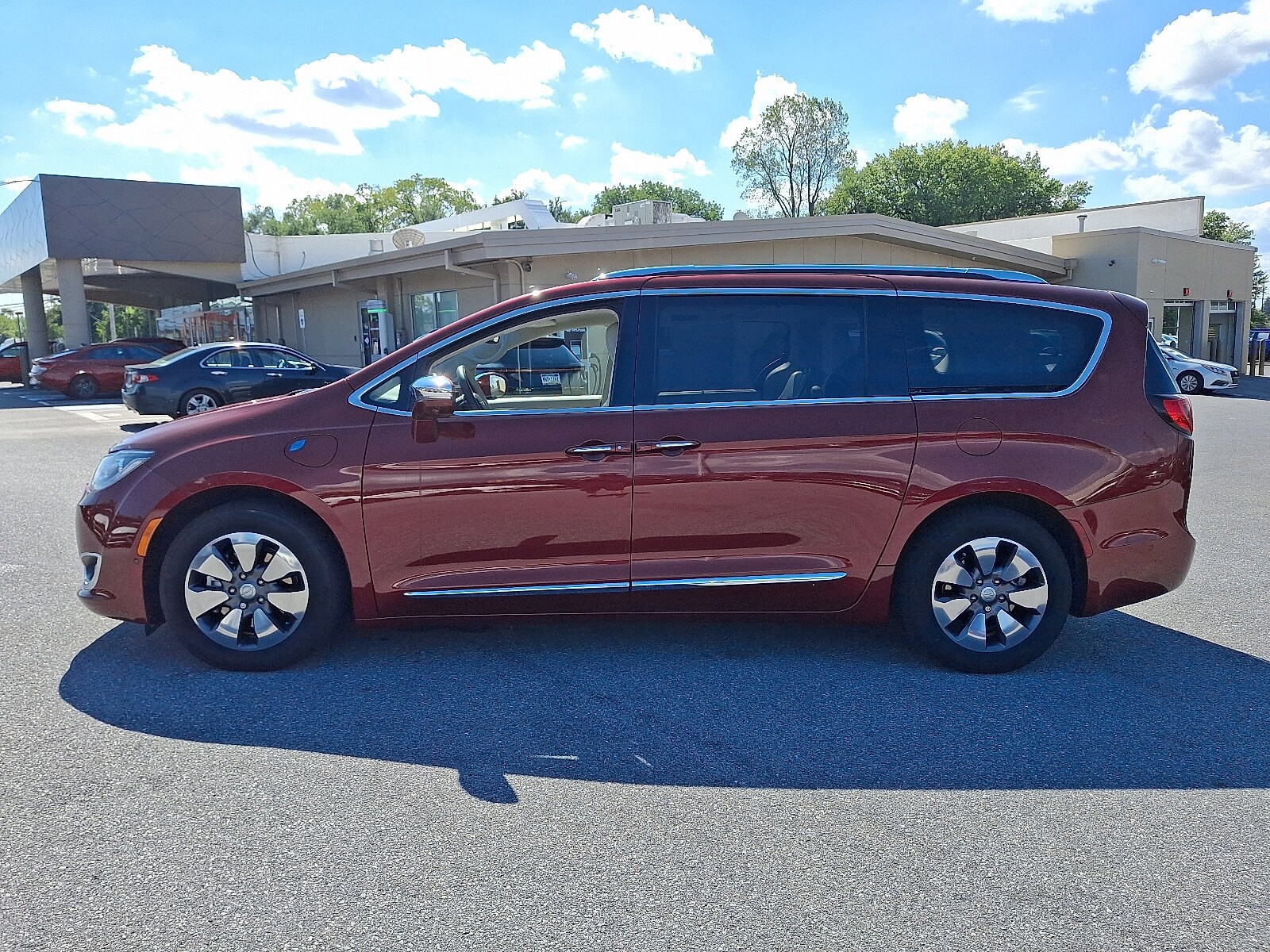 2018 Chrysler Pacifica Hybrid Limited photo 4