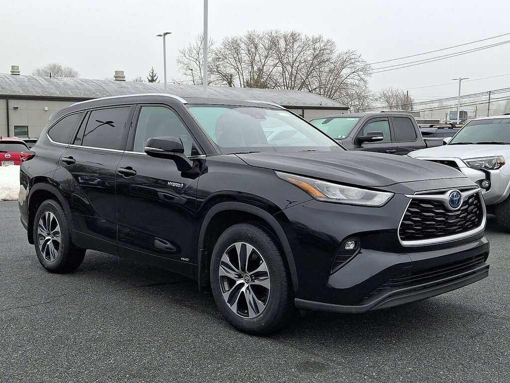 Used 2020 Toyota Highlander Hybrid XLE Hybrid XLE AWD