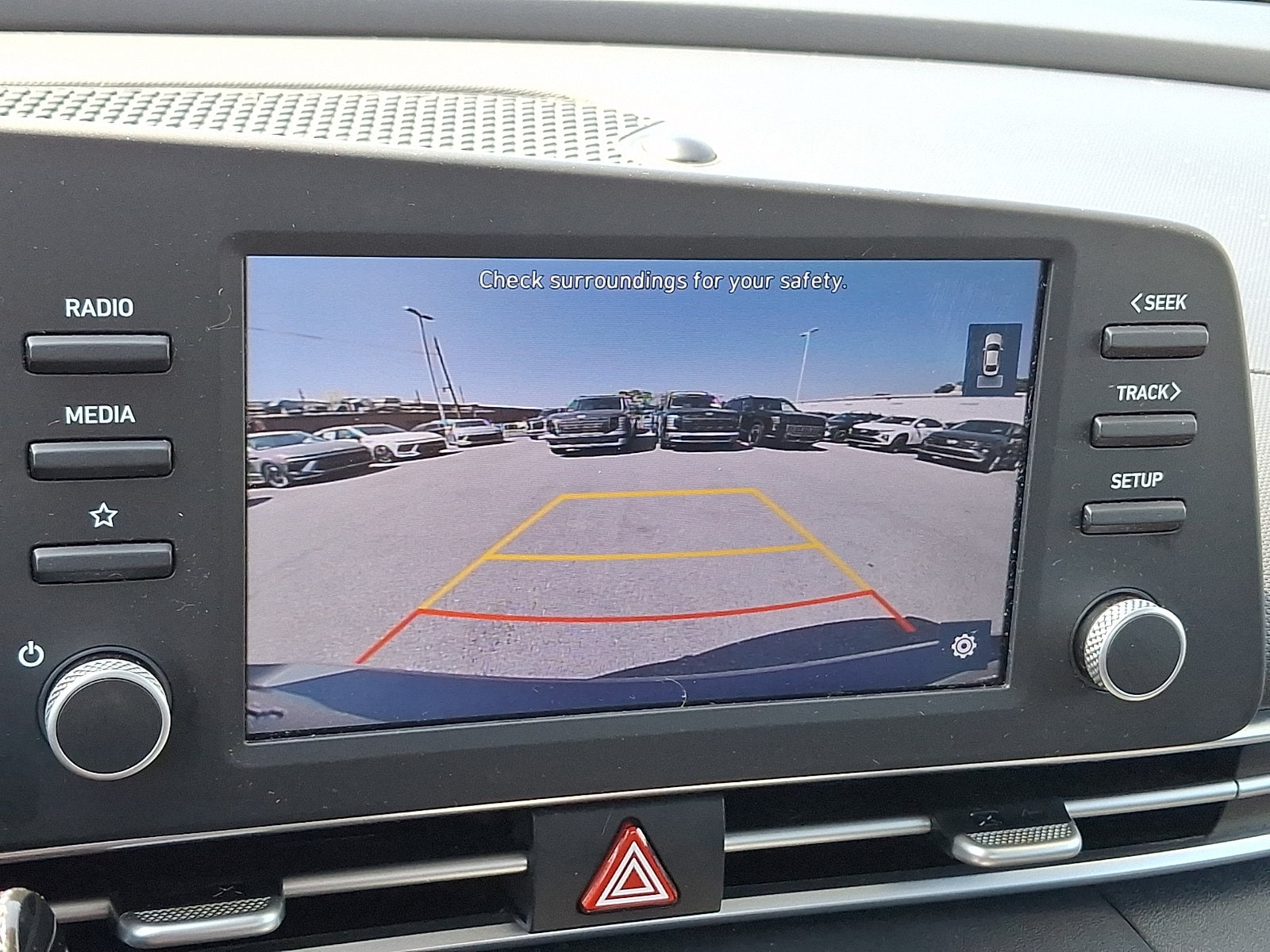 2021 Hyundai Elantra SE - Photo 17