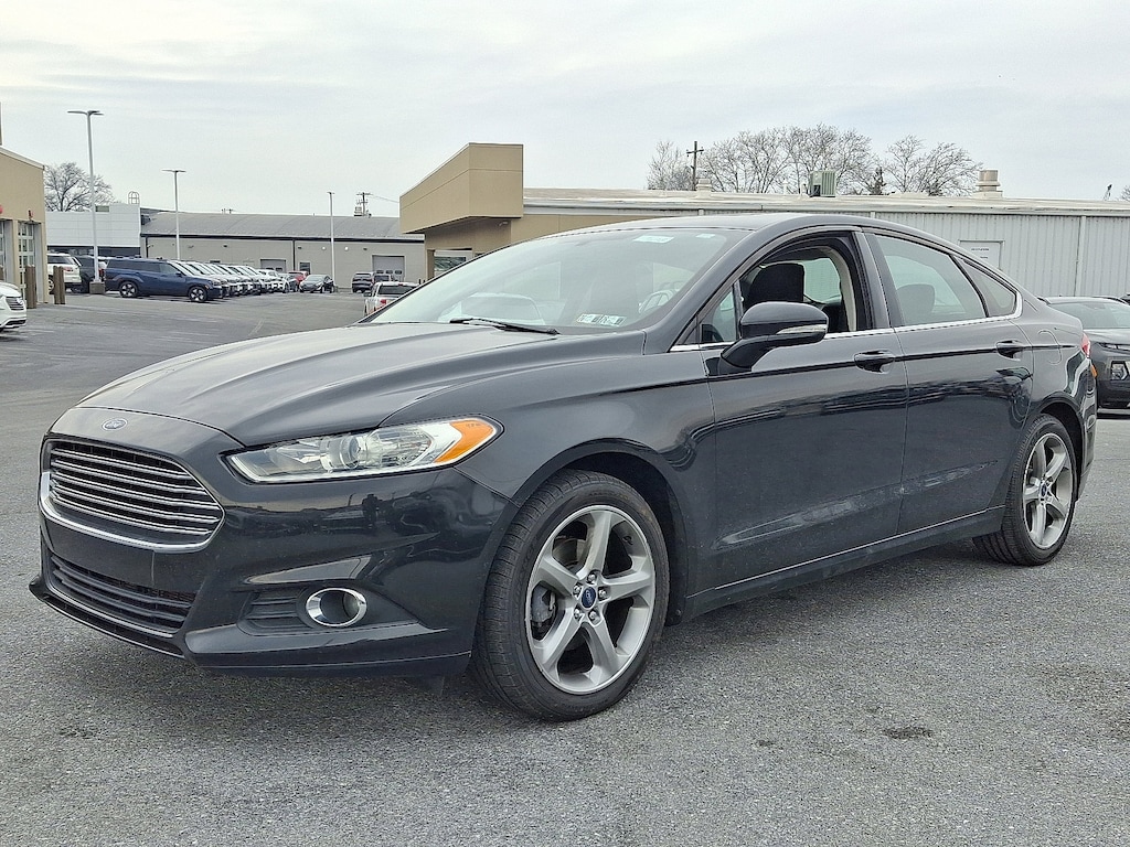 Used 2014 Ford Fusion SE Sedan