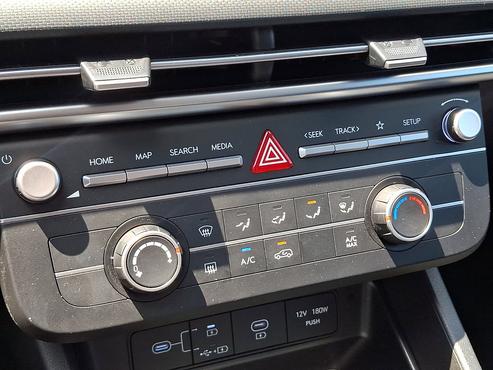 2025 Hyundai Tucson SE - Photo 15