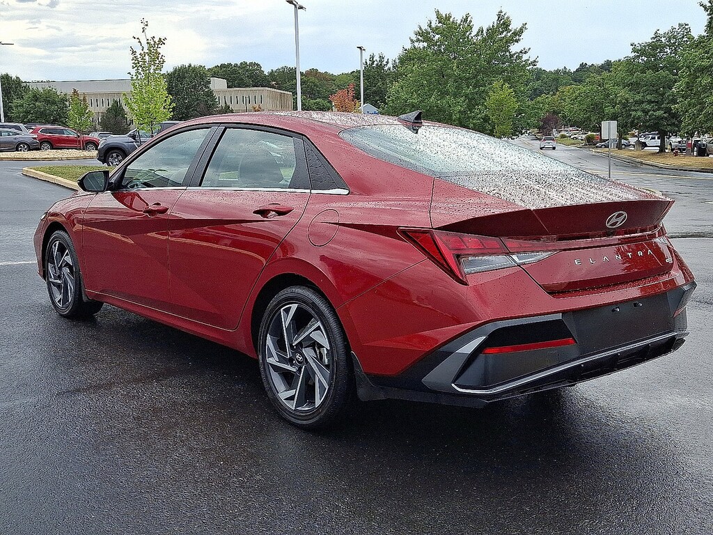 Certified 2025 Hyundai Elantra Hybrid Limited Limited DCT