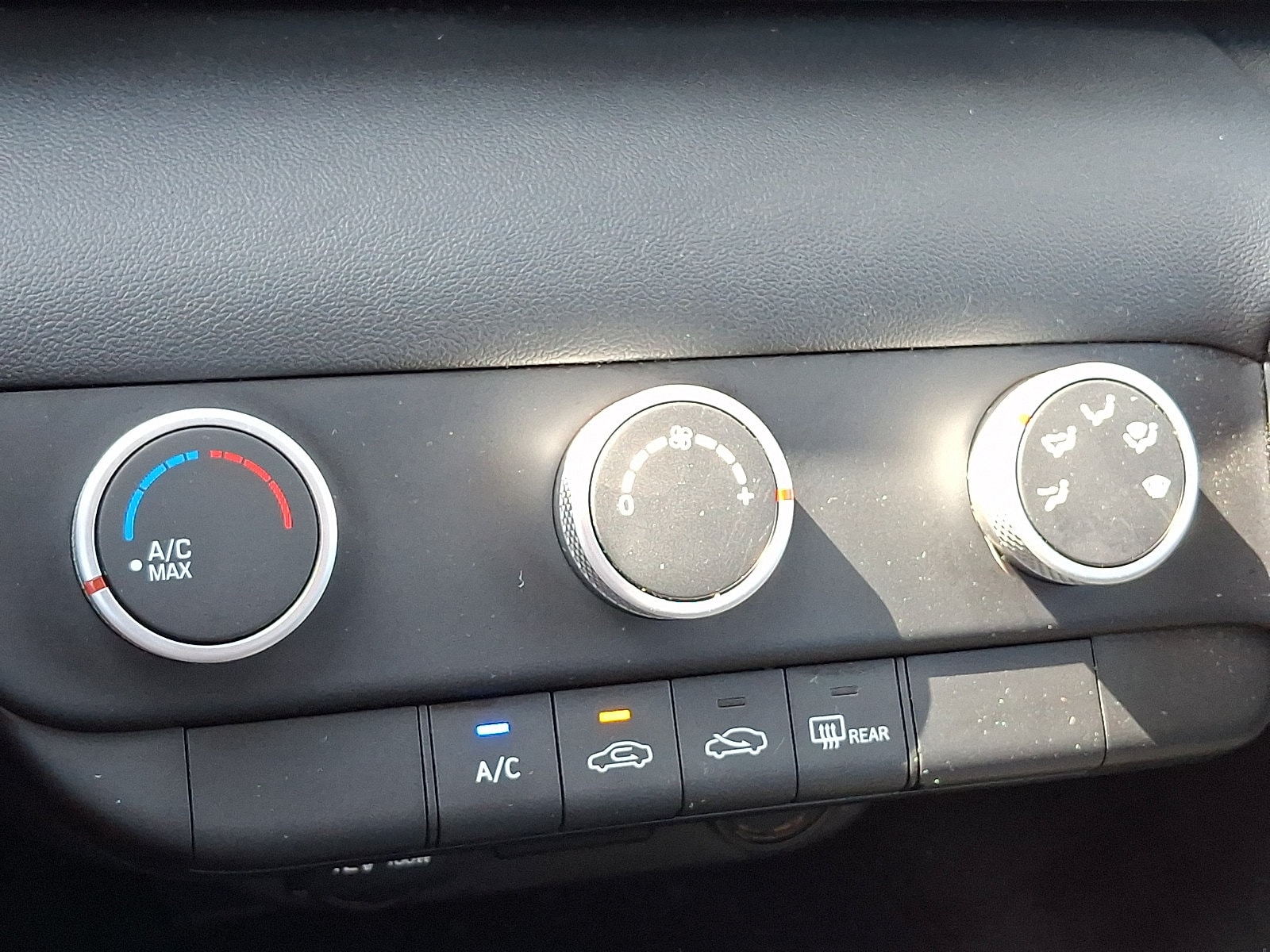 2021 Hyundai Elantra SE - Photo 15