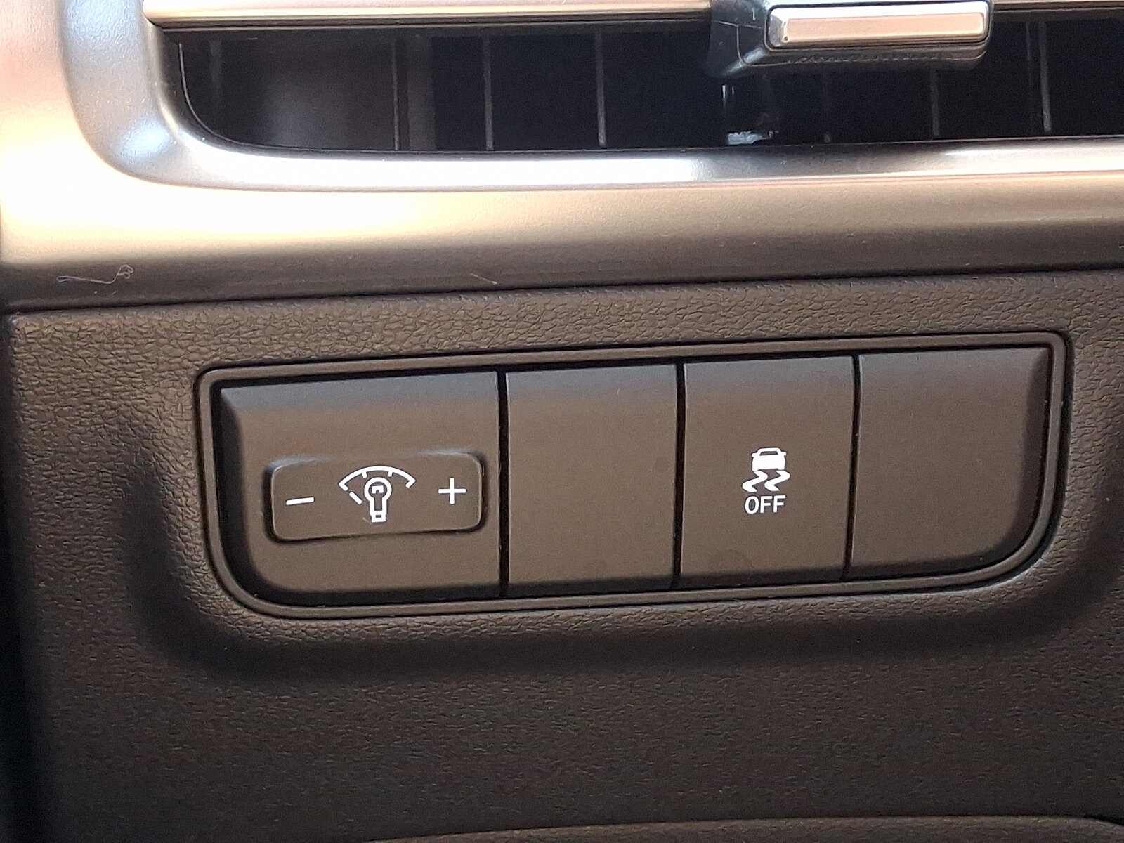 2025 Hyundai Tucson SE - Photo 25