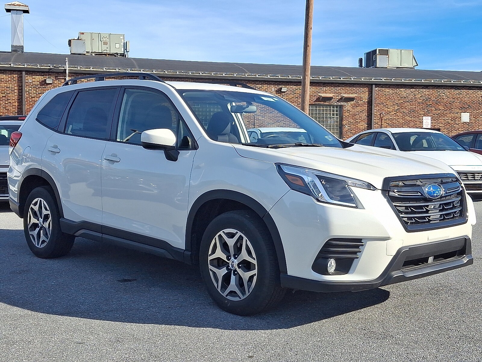 2023 Subaru Forester Premium photo 3