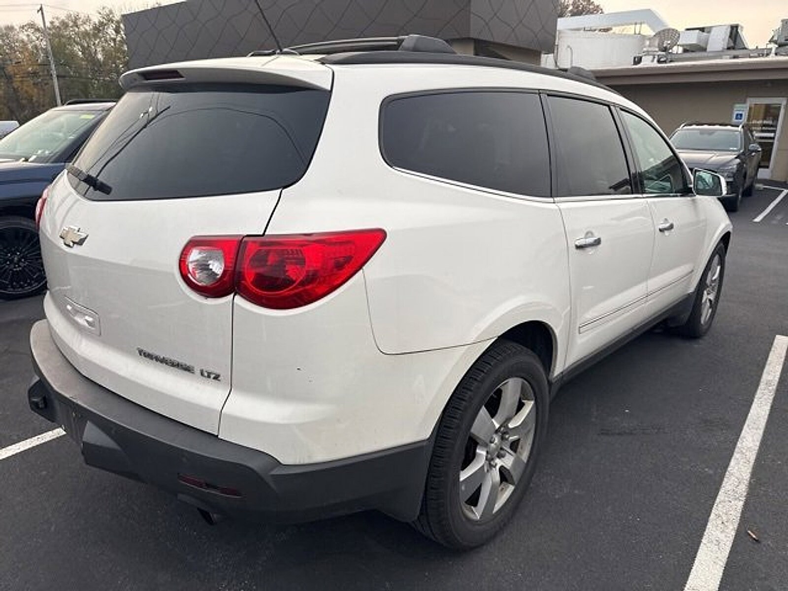 2011 Chevrolet Traverse LTZ photo 4