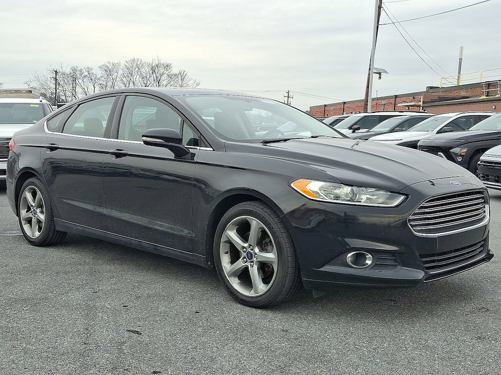 Used 2014 Ford Fusion SE Sedan