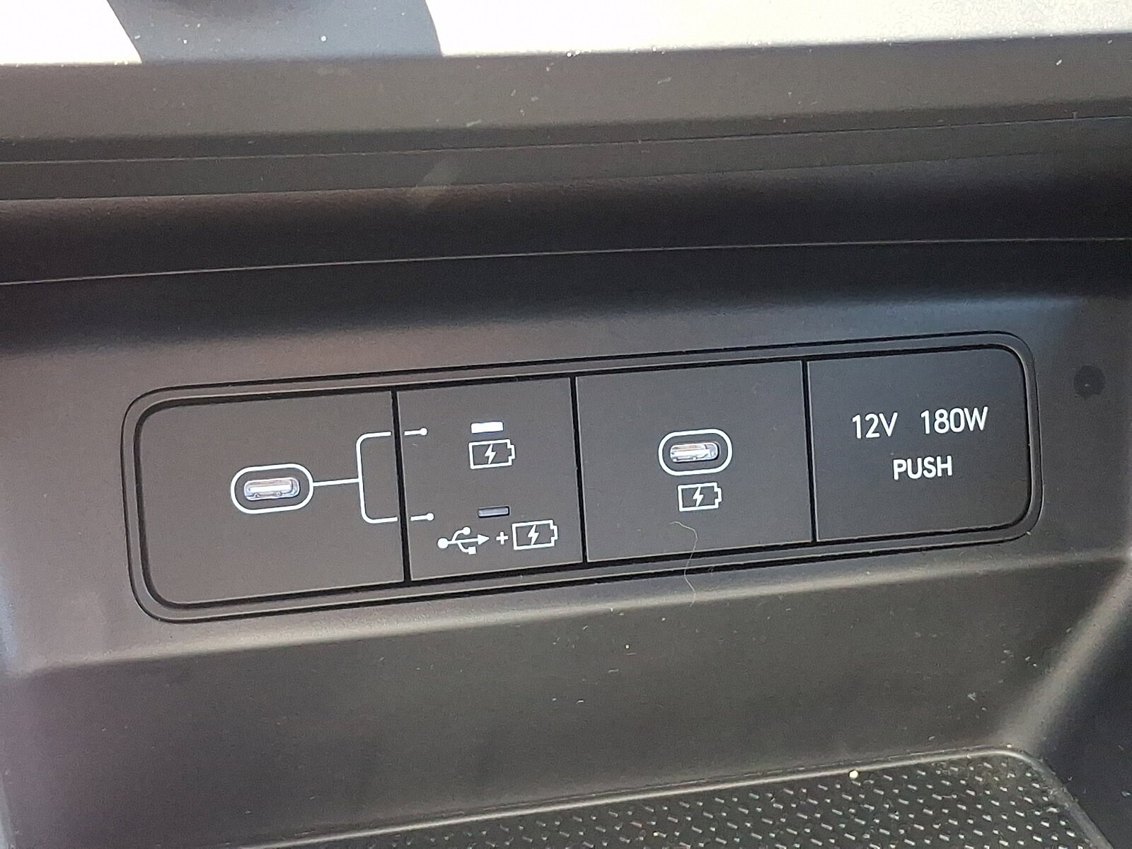 2025 Hyundai Tucson SE - Photo 23