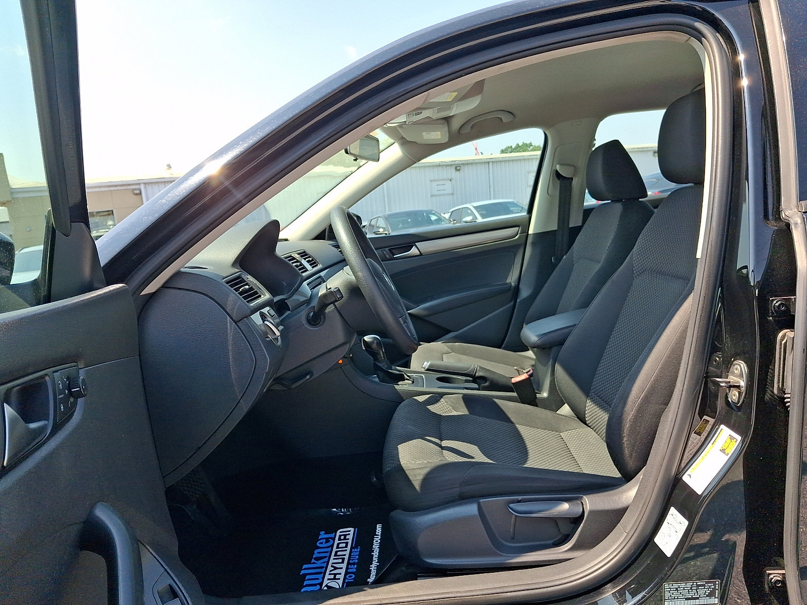 2014 Volkswagen Passat S - Photo 12