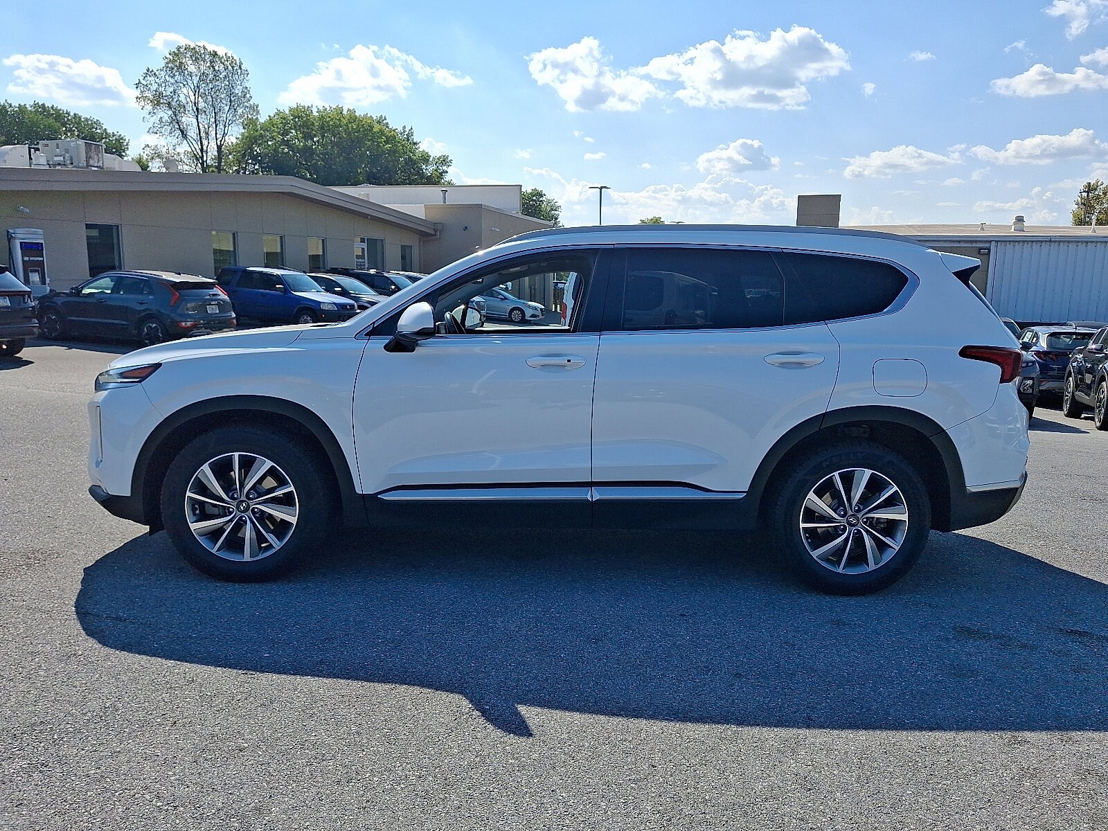 2020 Hyundai Santa Fe SEL photo 2