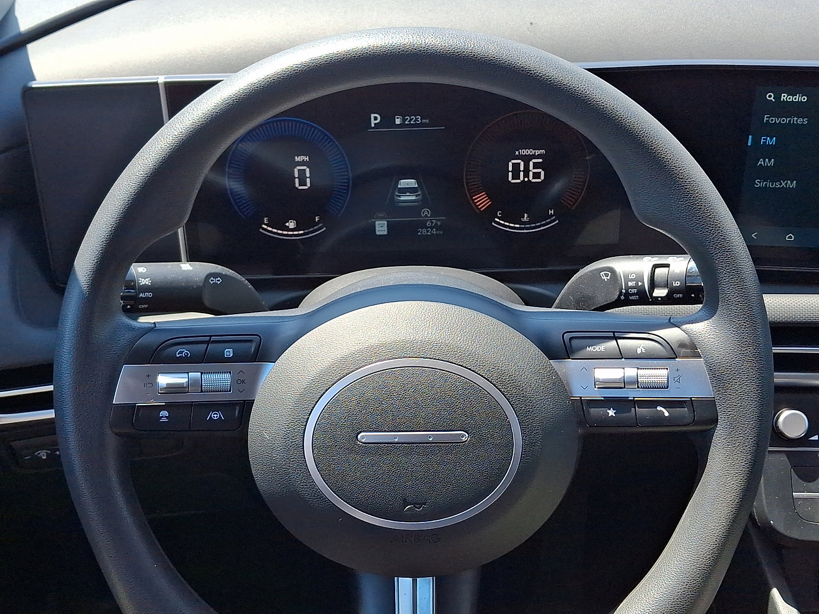 2025 Hyundai Tucson SE - Photo 18