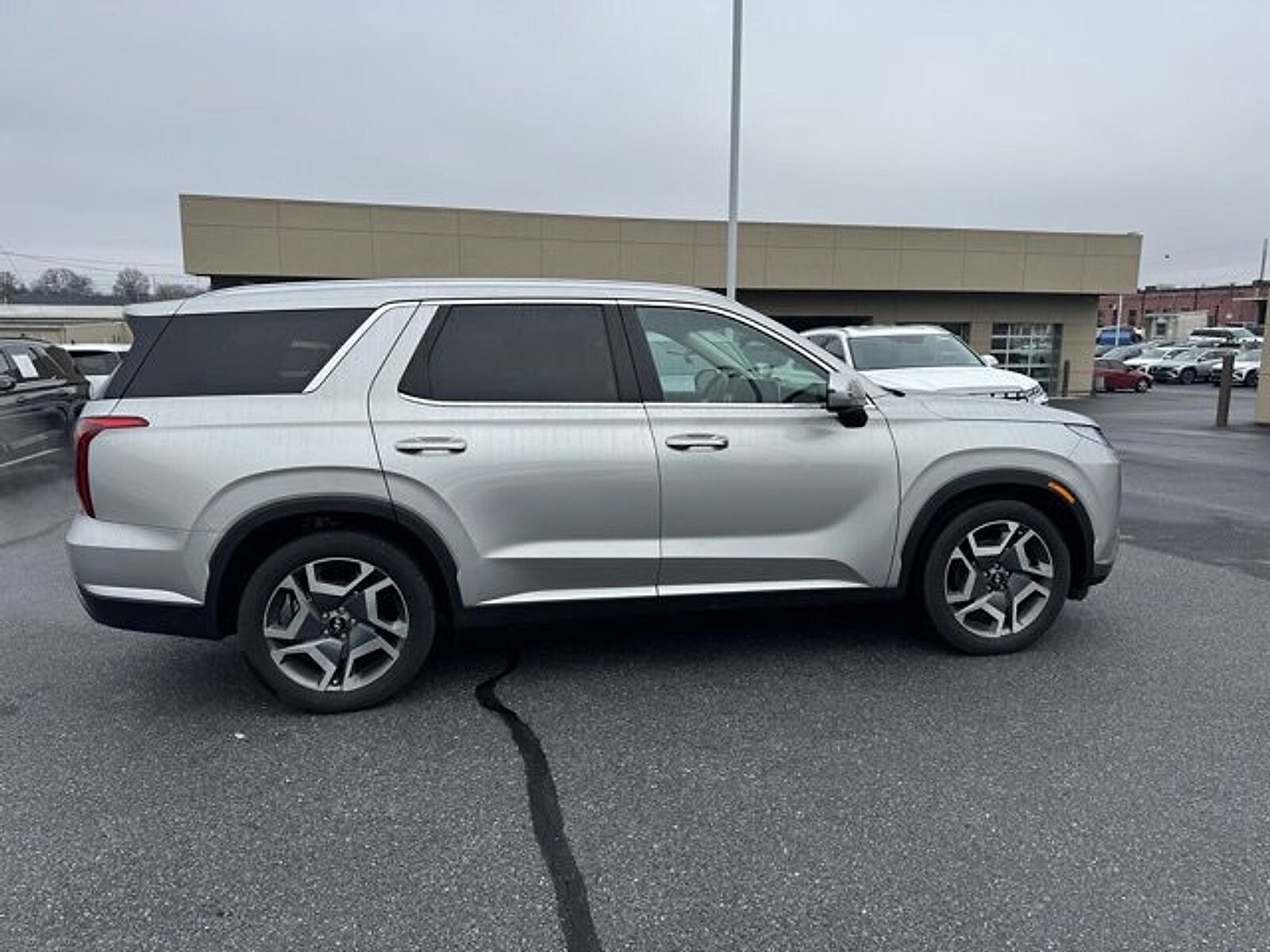 2025 Hyundai Palisade SEL photo 4