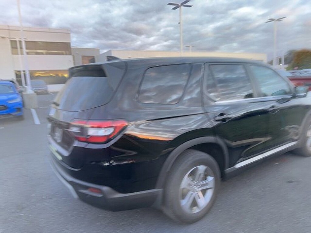 Certified 2023 Honda Pilot EX-L 7 Passenger EX-L 7 Passenger AWD