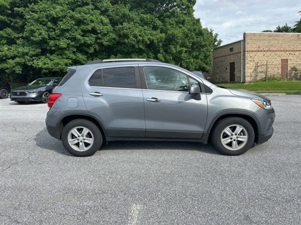Used 2019 Chevrolet Trax LT FWD LT