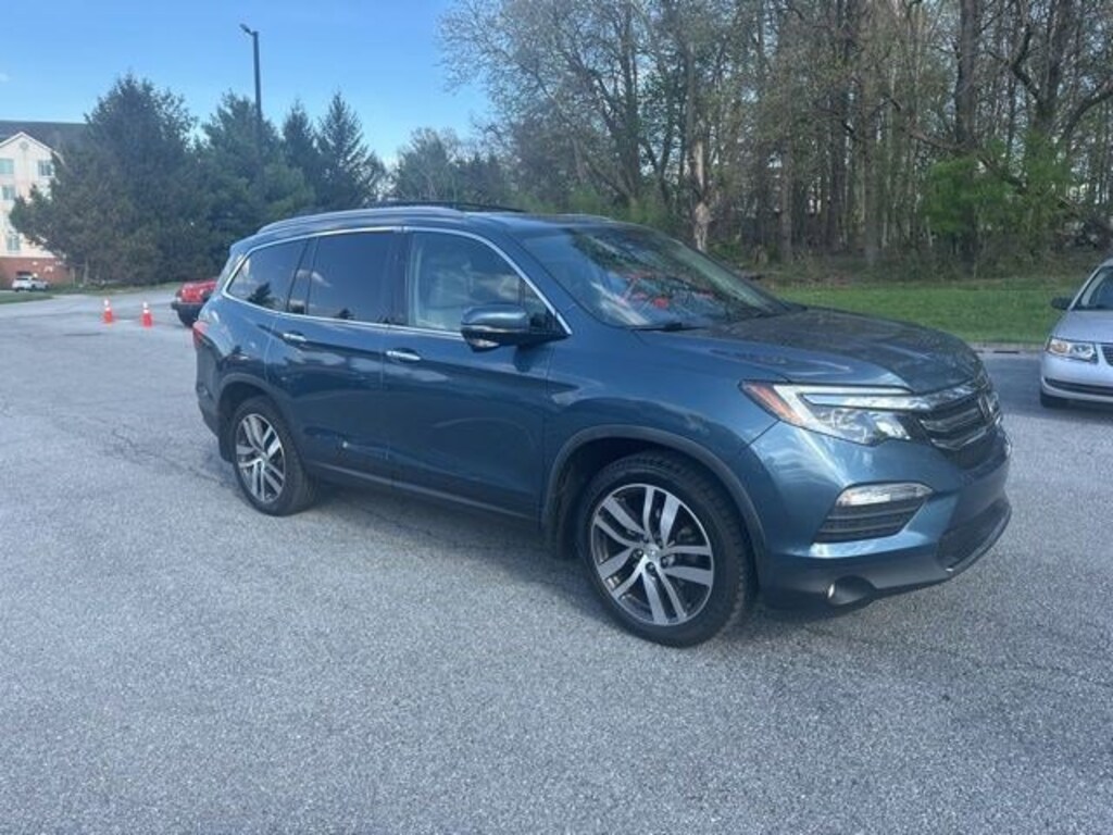 Used 2017 Honda Pilot Touring Touring AWD