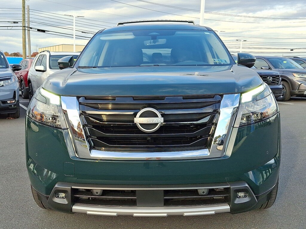 Used 2025 Nissan Pathfinder SL SL 4WD